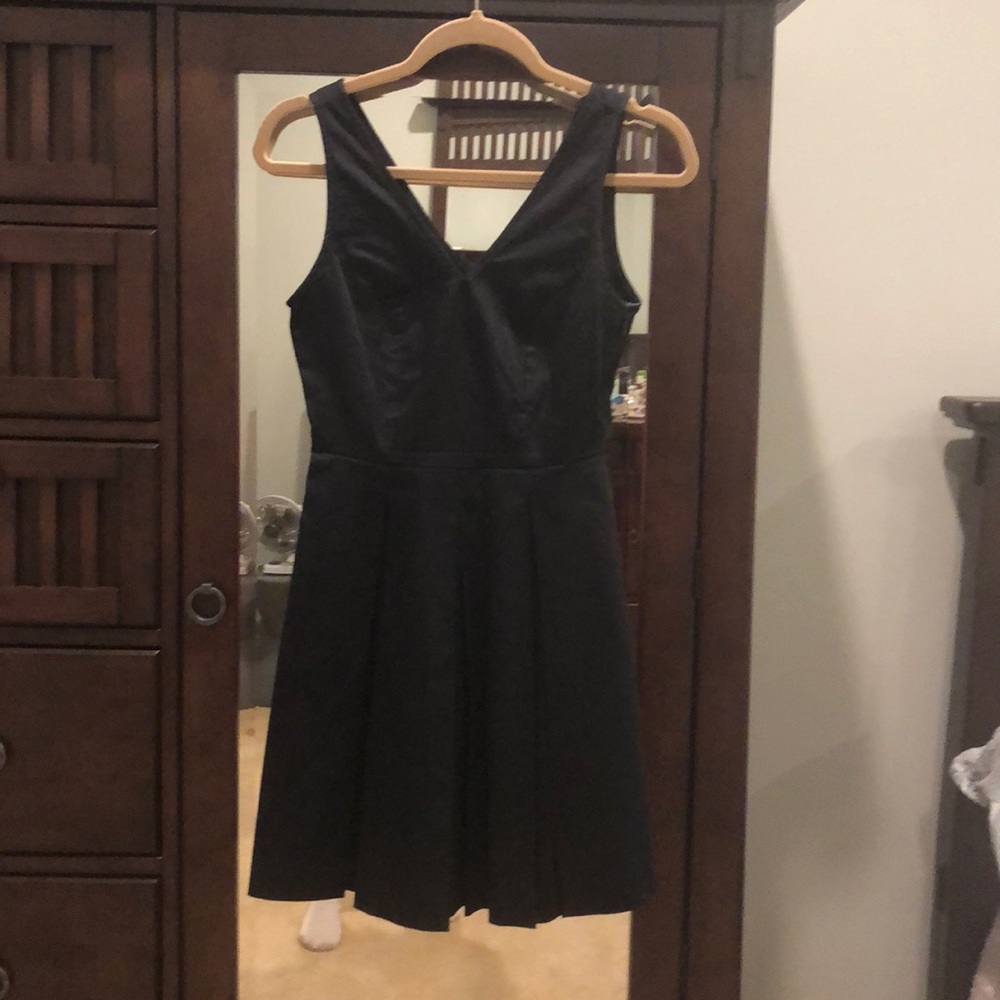 Banana Republic black box pleat dress 0